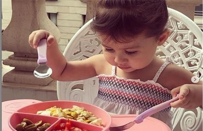 عکسی از دختر شاهرخ استخری