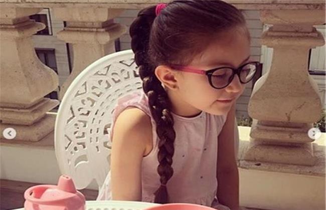 عکسی از دختر شاهرخ استخری