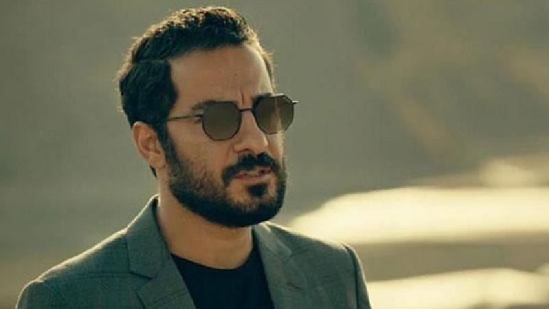 نوید محمدزاده در سریال قورباغه