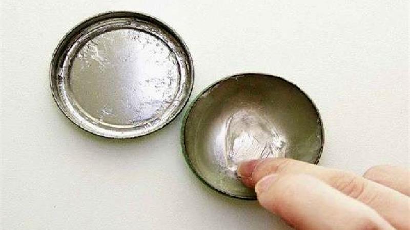 وازلین برای مو چه خاصیت هایی دارد