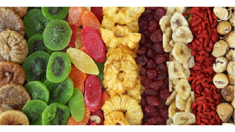 میوه ها را در فضای آزاد و به صورت طبیعی خشک کنید