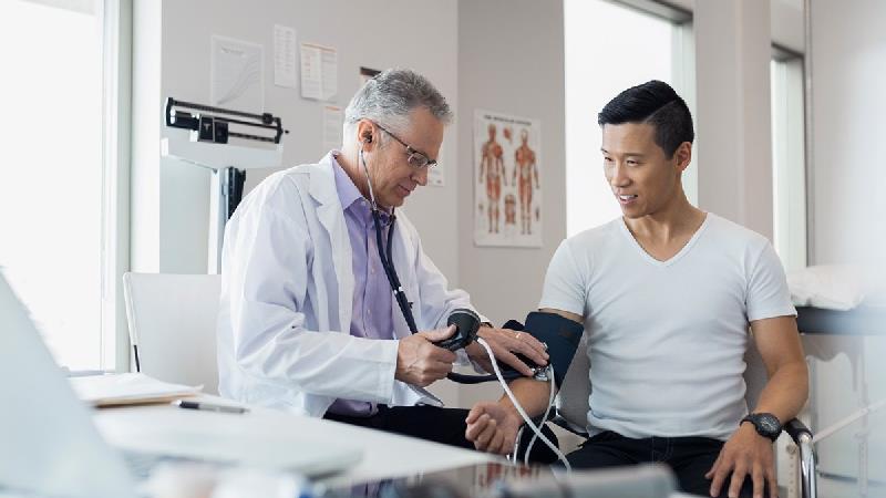 چه موقع باید حتما به پزشک مراجعه کنیم