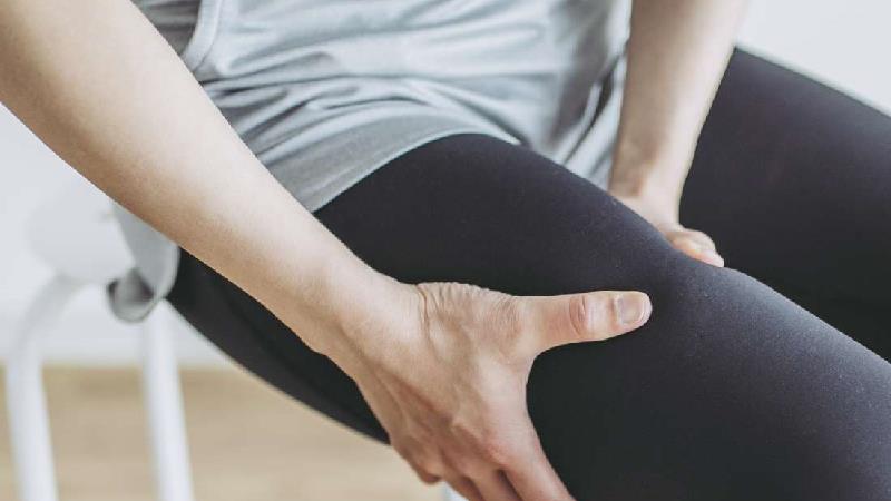 دلیل گرفتگی عضلات پا در خواب چیست