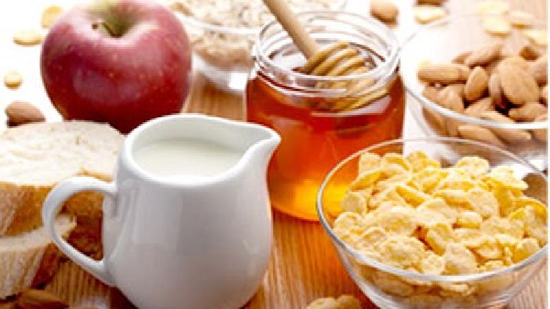 صبحانه کامل به بالا رفتن قند خون کمک می کند