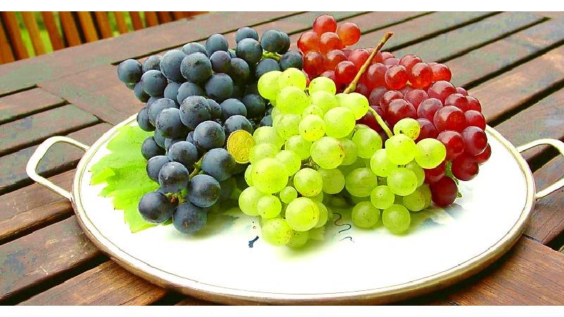 انگور برای افزایش قند خون مفید است
