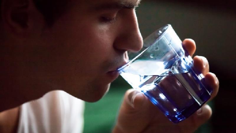 تشنگی بیش از حد یکی از علایم دیابت است