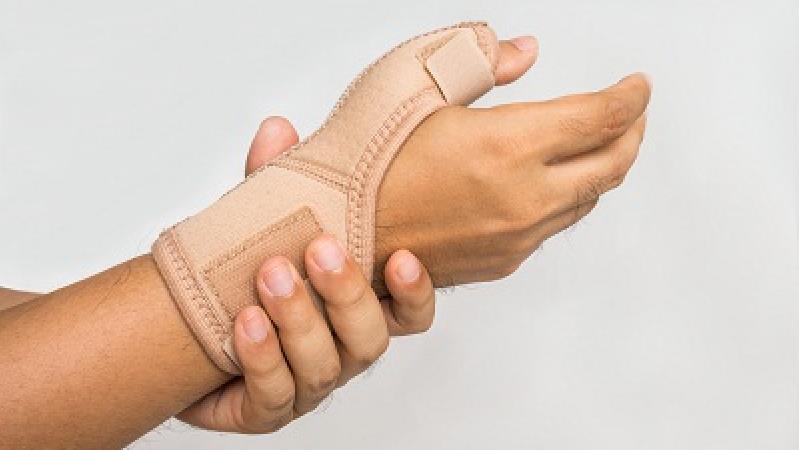 در سندروم تونل کارپال استفاده از آتل موثر است