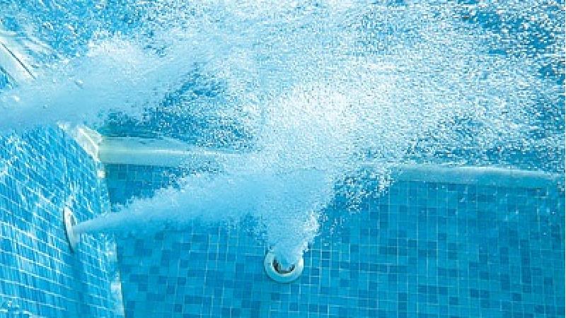 استخر یکی از بهترین مکان ها برای دور کردن انرژی منفی است