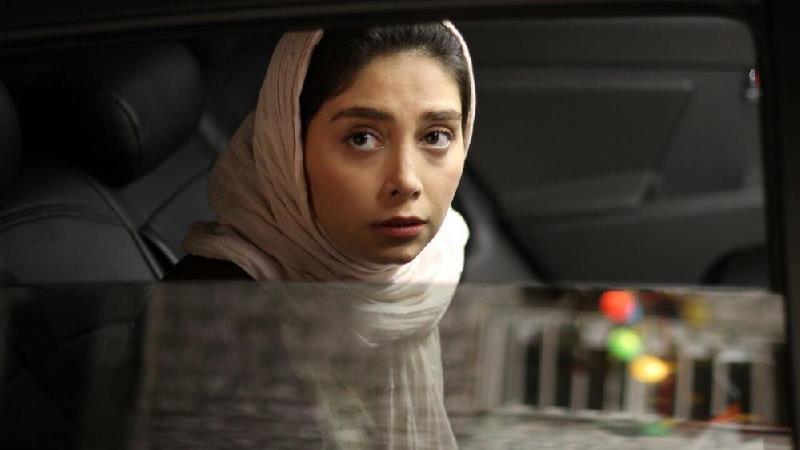 دیبا زاهدی بازیگر نقش ماهرو در سریال بوم و بانو