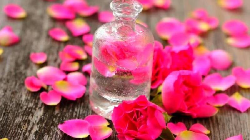 گلاب چه تاثیری در پیشگیری از عرق سوز شدن دارد