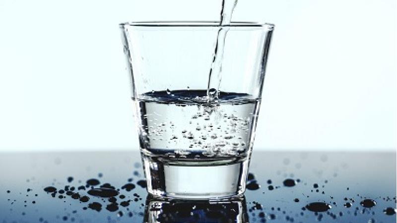 کم آب شدن بدن باعث می شود احساس کنید گرسنه هستید