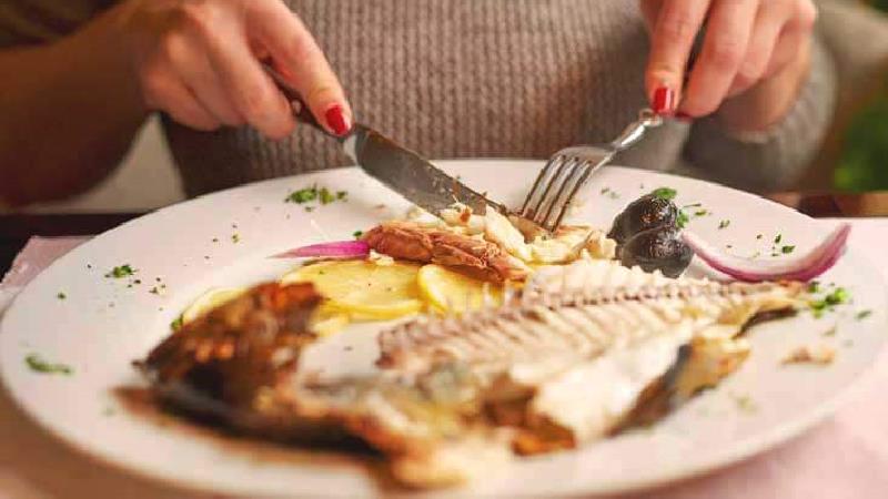 ماهی بخورید تا پوست تان خشک نشود