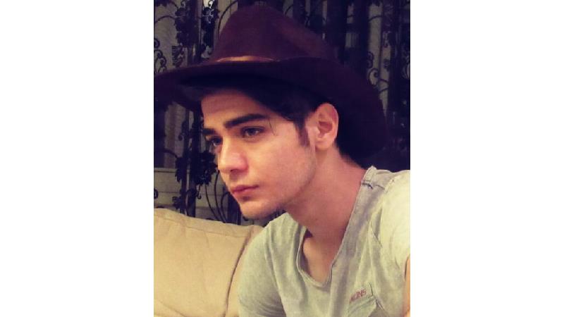 متین عزیزپور بازیگر نقش عیسی در سریال خواب و بیدار