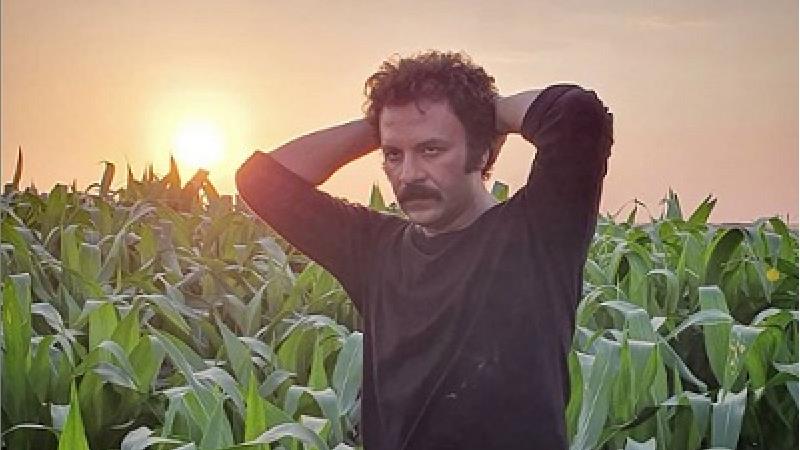 حسام منظور در نقش عبد در سریال نجلا