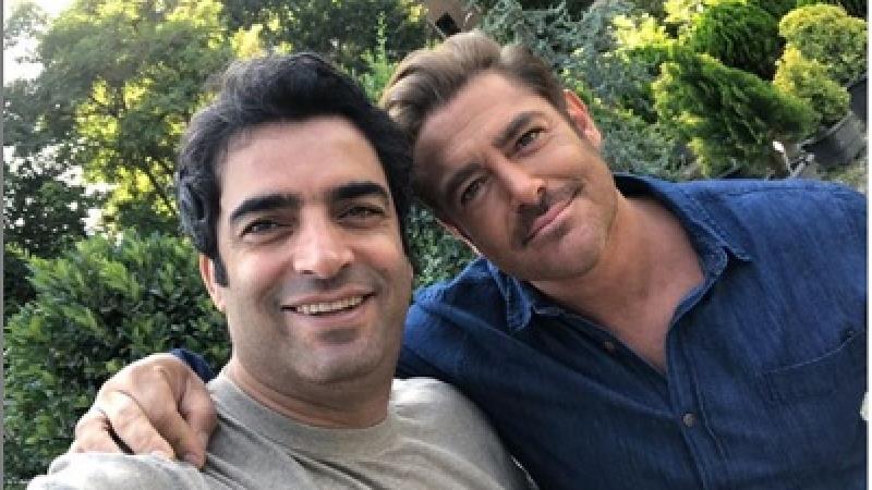 منوچهر هادی در کنار محمدرضا گلزار