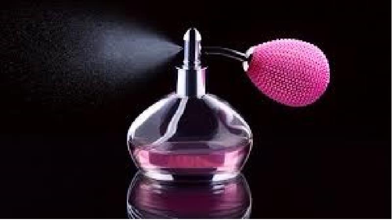 بوی عطر در کدام قسمت های بدن بیشتر می ماند
