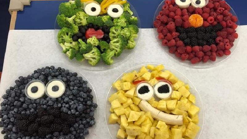 چگونه به کودک خود میوه و سبزیجات بدهیم