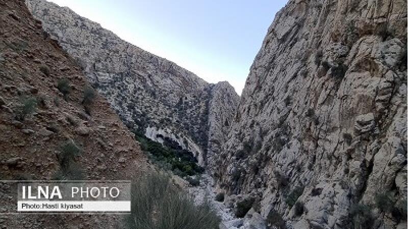 تنگه رغز به معنی راه لغزنده است