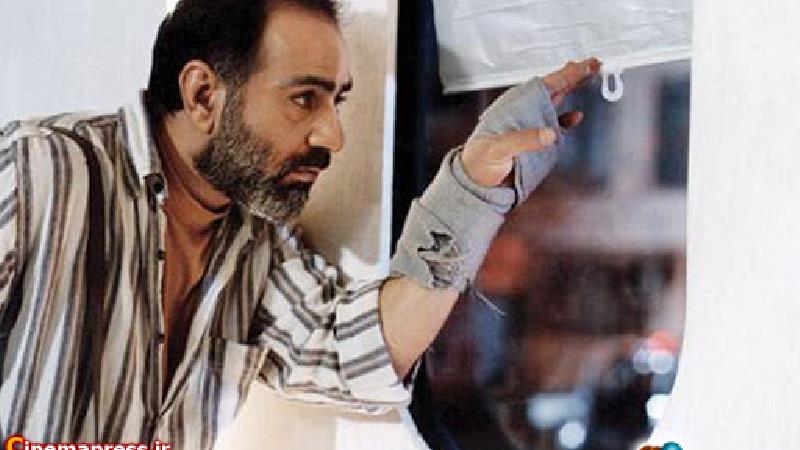 پرویز پرستویی در فیلم آژانس شیشه ای