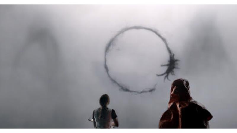 فیلم ورود درباره موجودات فضایی