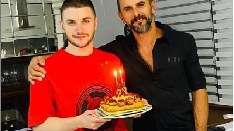 دارا حیایی در کنار پدرش امین