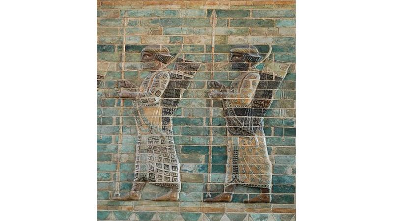 کاخ آپادانا معماری منحصر به فردی دارد