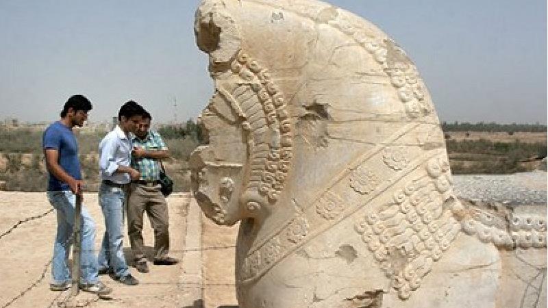 کاخ آپادانی شوش باشکوه ترین کاخ هخامنشیان است