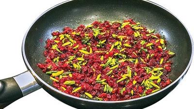 طرز تفت دادن زرشک تازه چگونه است