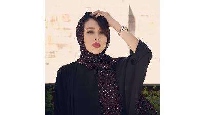 میترا رفیع بازیگر نقش الناز در سریال بی همگان