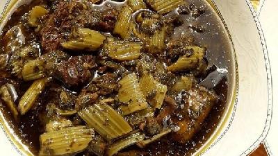 چکار کنیم خورش کرفس خوشمزه تر شود