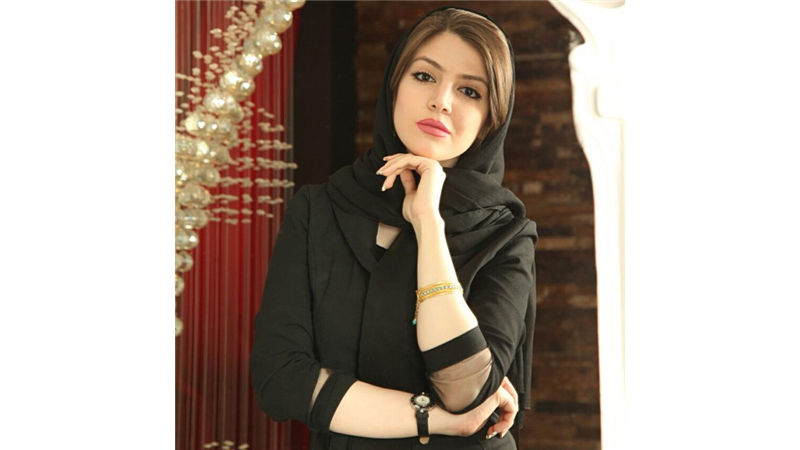 آوا دارویت بازیگر نقش نوبر در سریال وارش