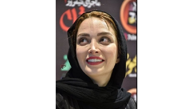 واکنش بهنوش طباطبایی به عکس های جنجالی اش در اکران عمومی ماجرای نیم روز 2
