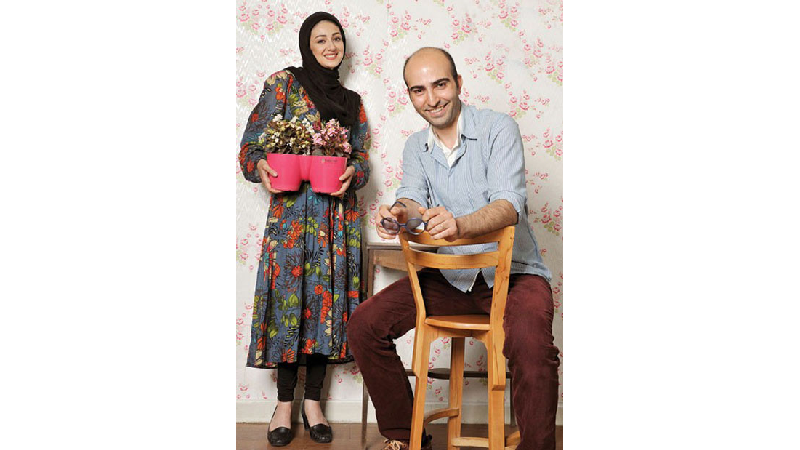  ویدا جوان  بازیگر  نقش کتایون در سریال ماه و پلنگ همراه شوهرش