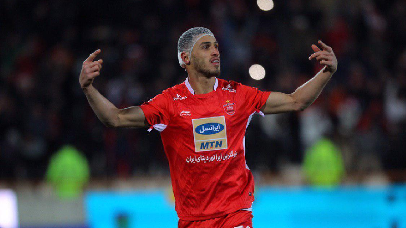 علی علیپور خودخواه است که پنالتی چیپ می‌زند