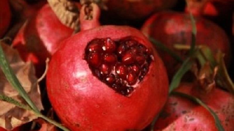 5 راه آسان برای تزئین شیک و خاص  انار شب یلدا 