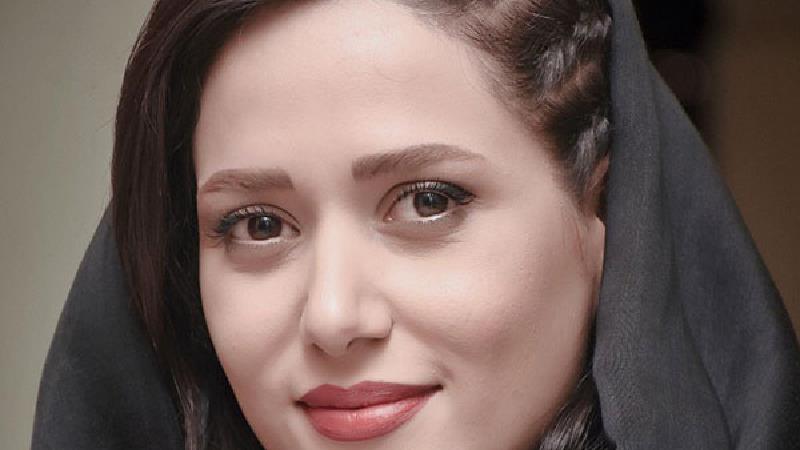 بیوگرافی کامل پریناز ایزدیار و کارنامه کاری‌اش 