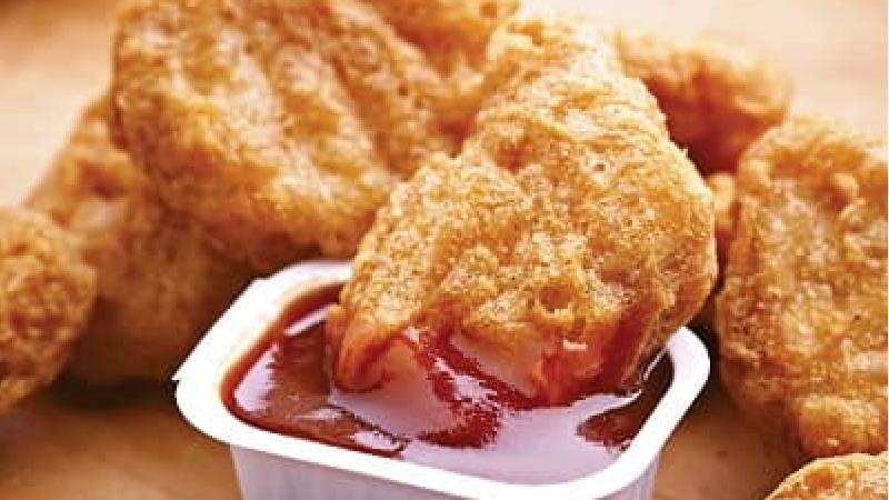 چگونه با مرغ چرخ کرده ناگت درست کنیم