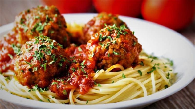 یک نوع غذا با پنینر پیتزا کوفته سوبلی است