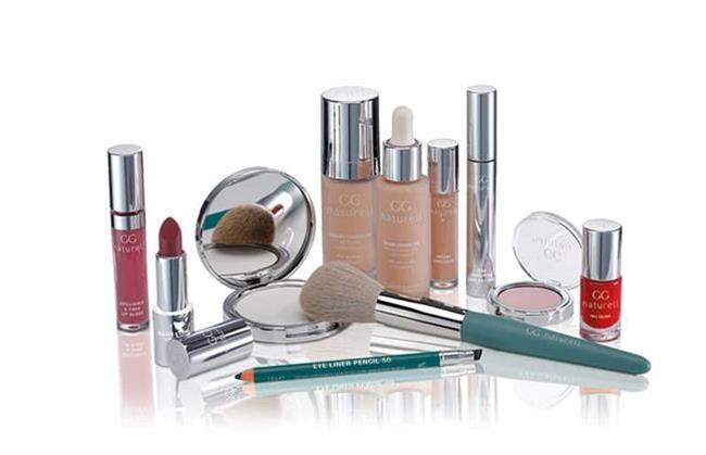 آرایش خود را چگونه پاک کنیم که به پوست دور چشم آسیب نرسد