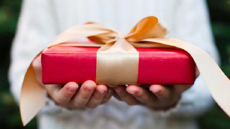 عیدی برای خانواده و دوستانی چی مناسب است