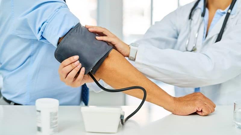 هر چند مدت یک بار باید فشار خون خود را اندازه گیری کنیم