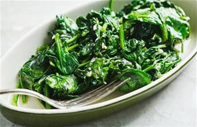 با خوردن اسفناج ریزش موهایتان را متوقف کنید