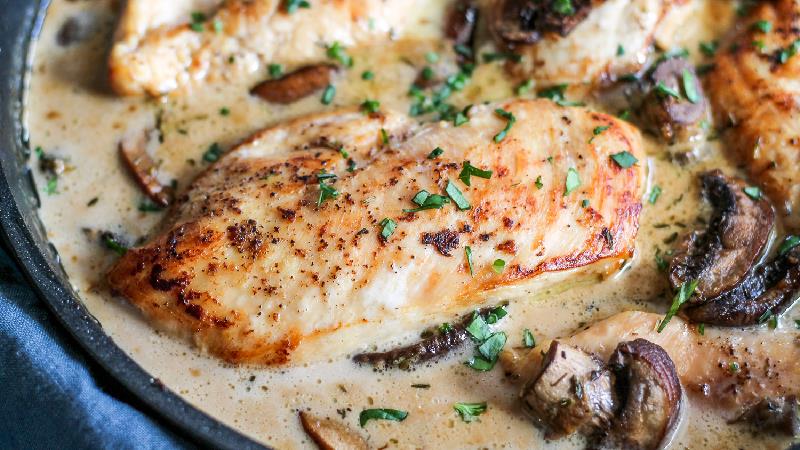 خوراک مرغ با قارچ را چطور درست کنیم