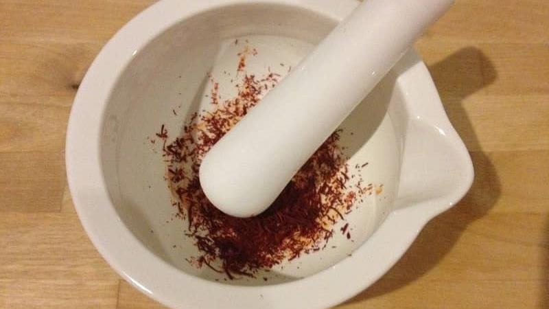 چگونه زعفران خوش رنگ درست کنیم