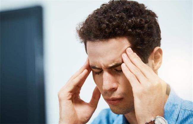 سرگیجه از علائم کاهش قند خون محسوب می شود