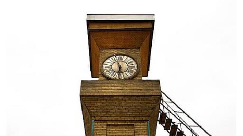 درباره ساعت شمس العماره چه نوشته اند