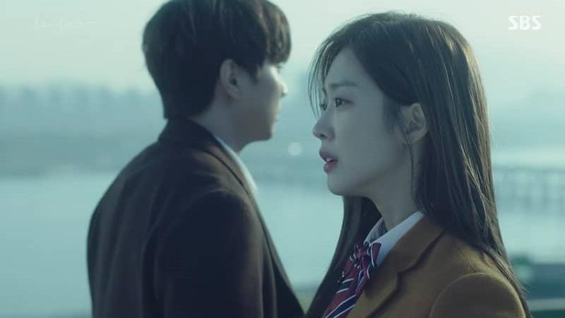 عکسی از سریال قهرمان عجیب من