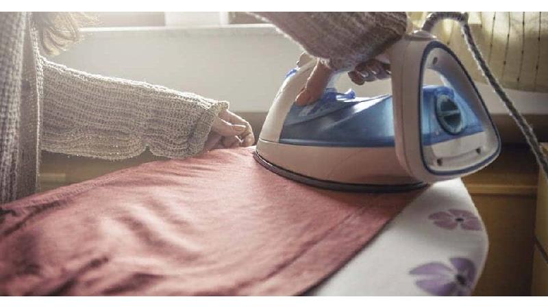 برای از بین بردن برق اتو از روی لباس از چه روشی استفاده کنیم