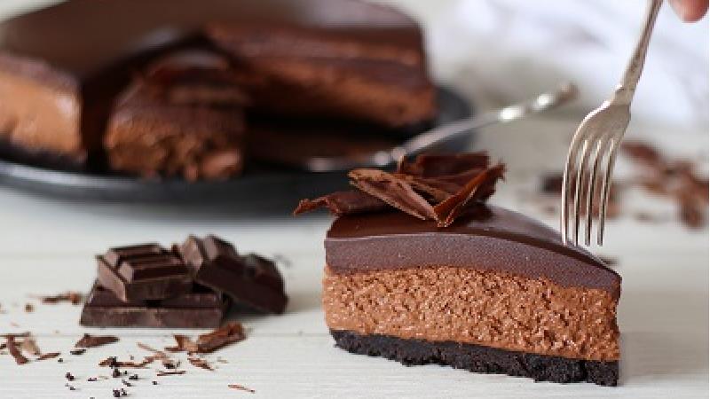 برای تهیه چیزکیک یخچالی شکلاتی به فر نیاز ندارید