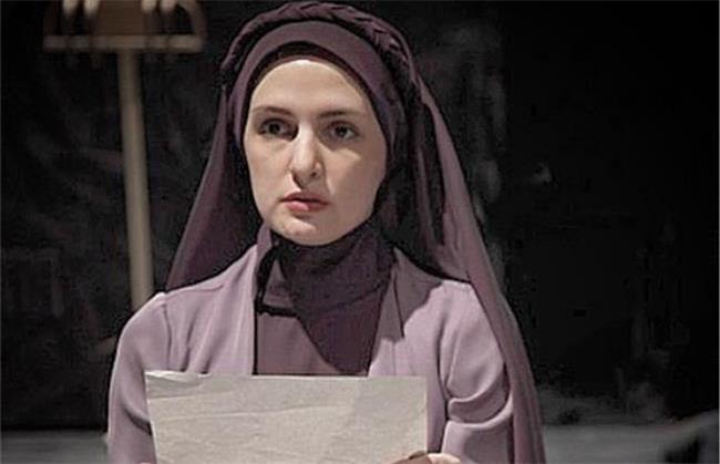 مریم شیرازی بازیگر نقش نسرین در سریال برف بی صدا می بارد